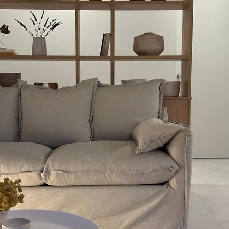 Holiday home Lagouvardos House *