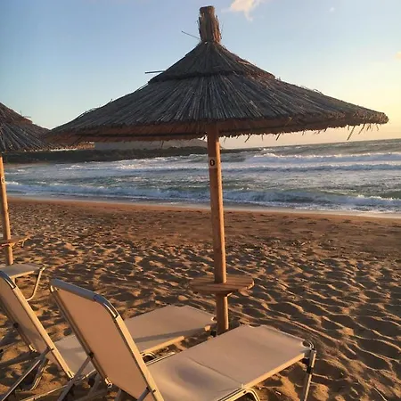 度假居 Lagouvardos House