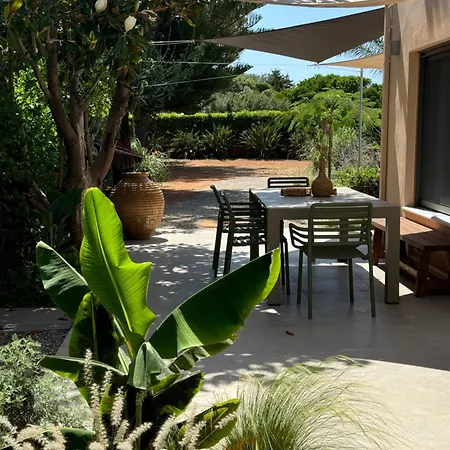 度假居 Lagouvardos House *